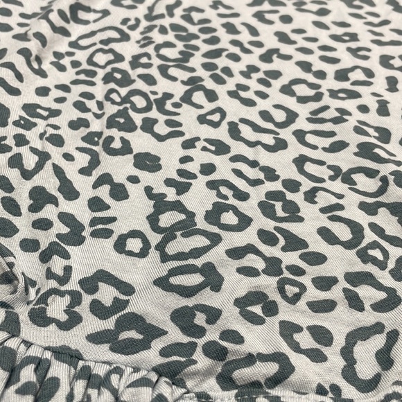 Kate Quinn Blue Leopard Ruffle Leg - Picture 3 of 6